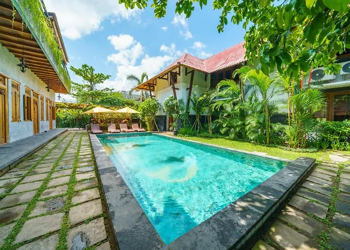 Black Pearl Hostel *
